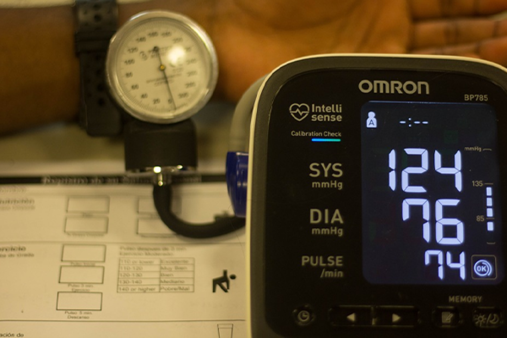 high-blood-pressure-home-blood-pressure-monitors-4